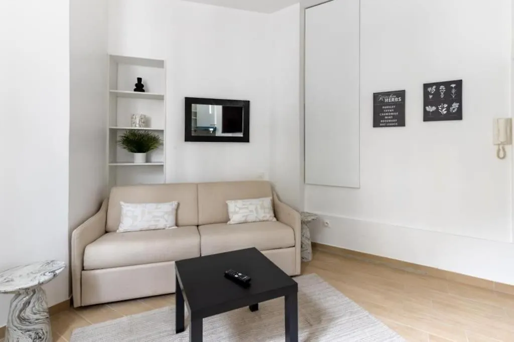 Montbrunalesia Ii Cosy 2p